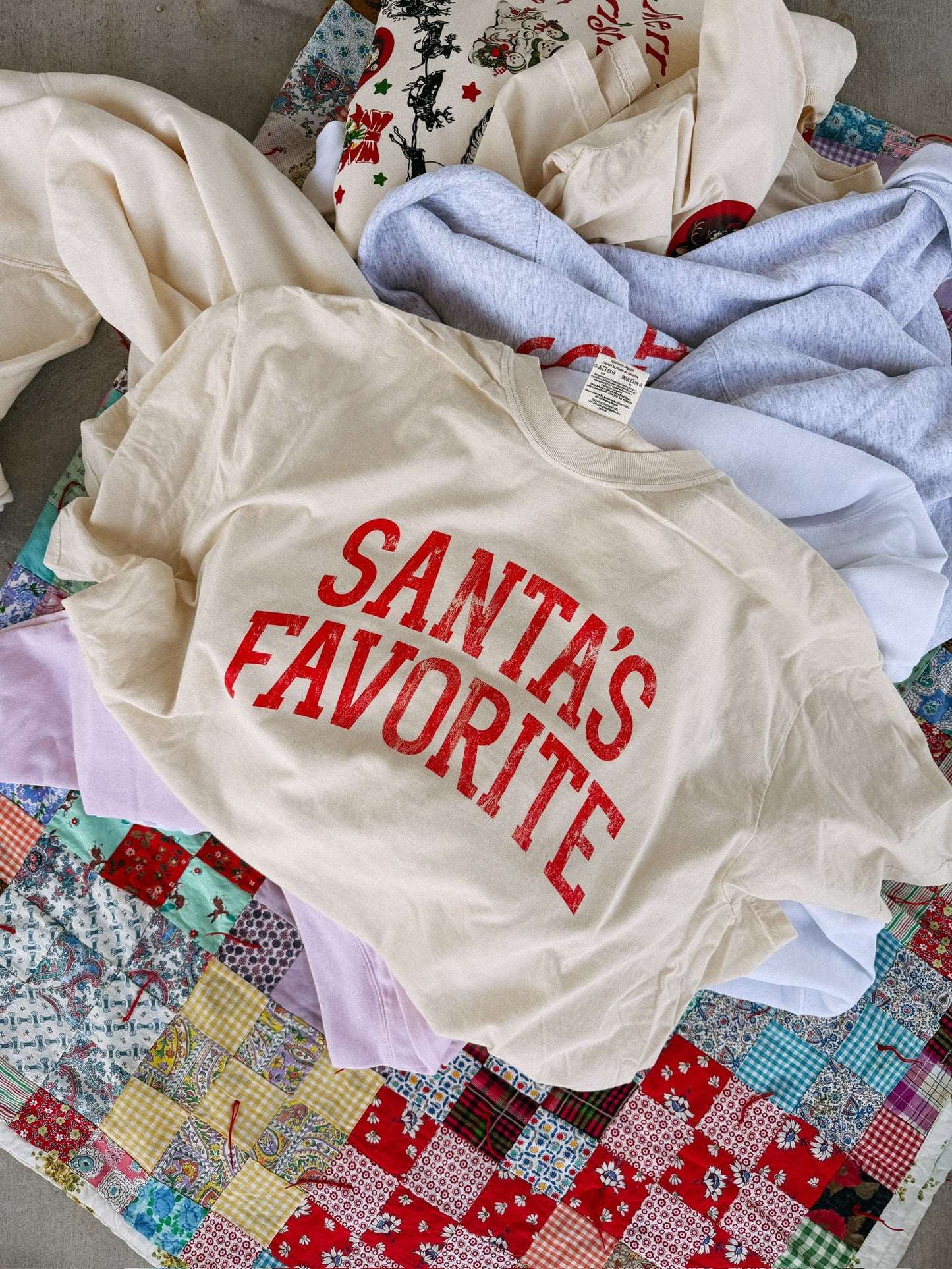 SANTA'S FAVORITE TEE