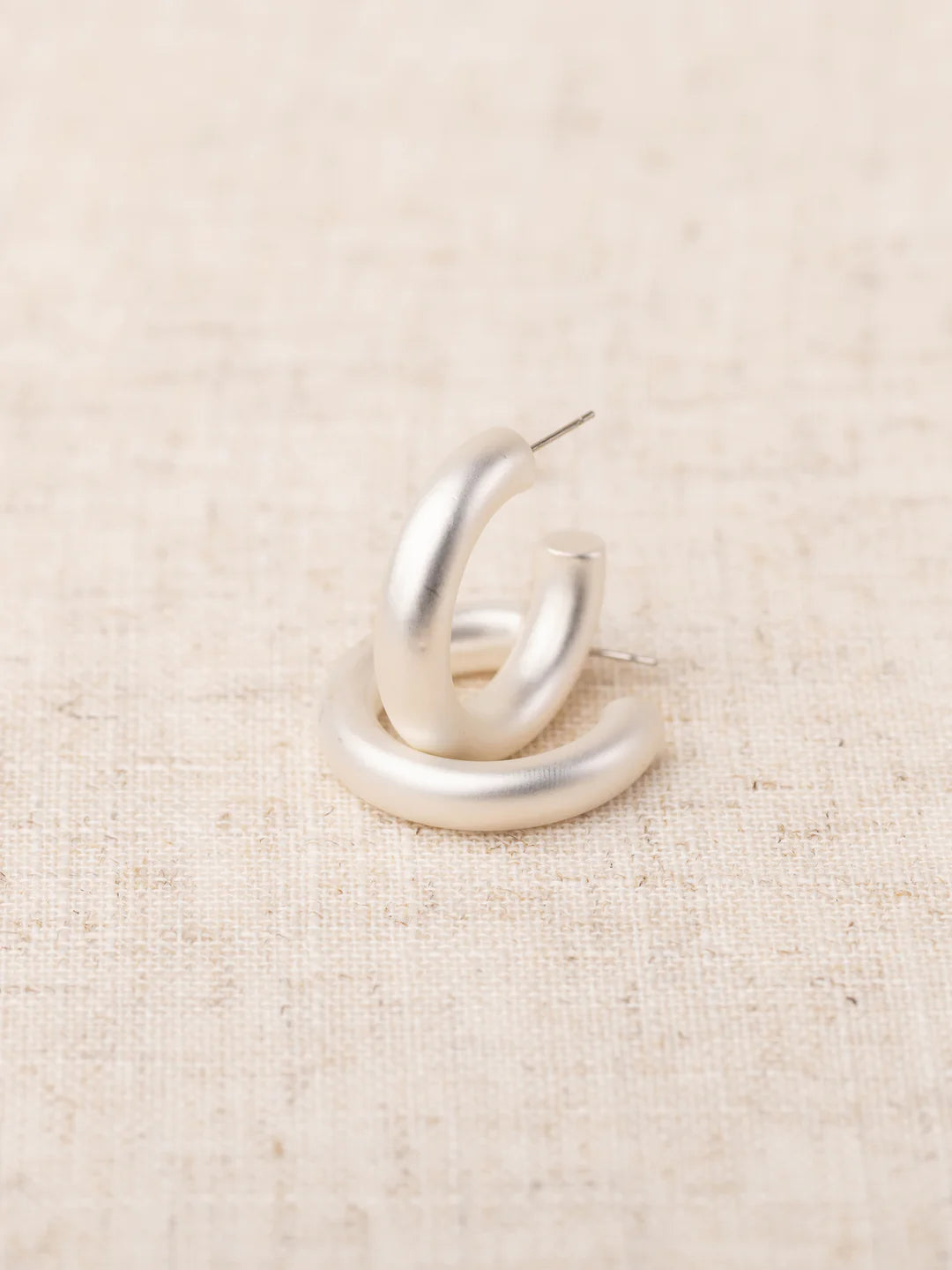 Sara brushed silver earrings