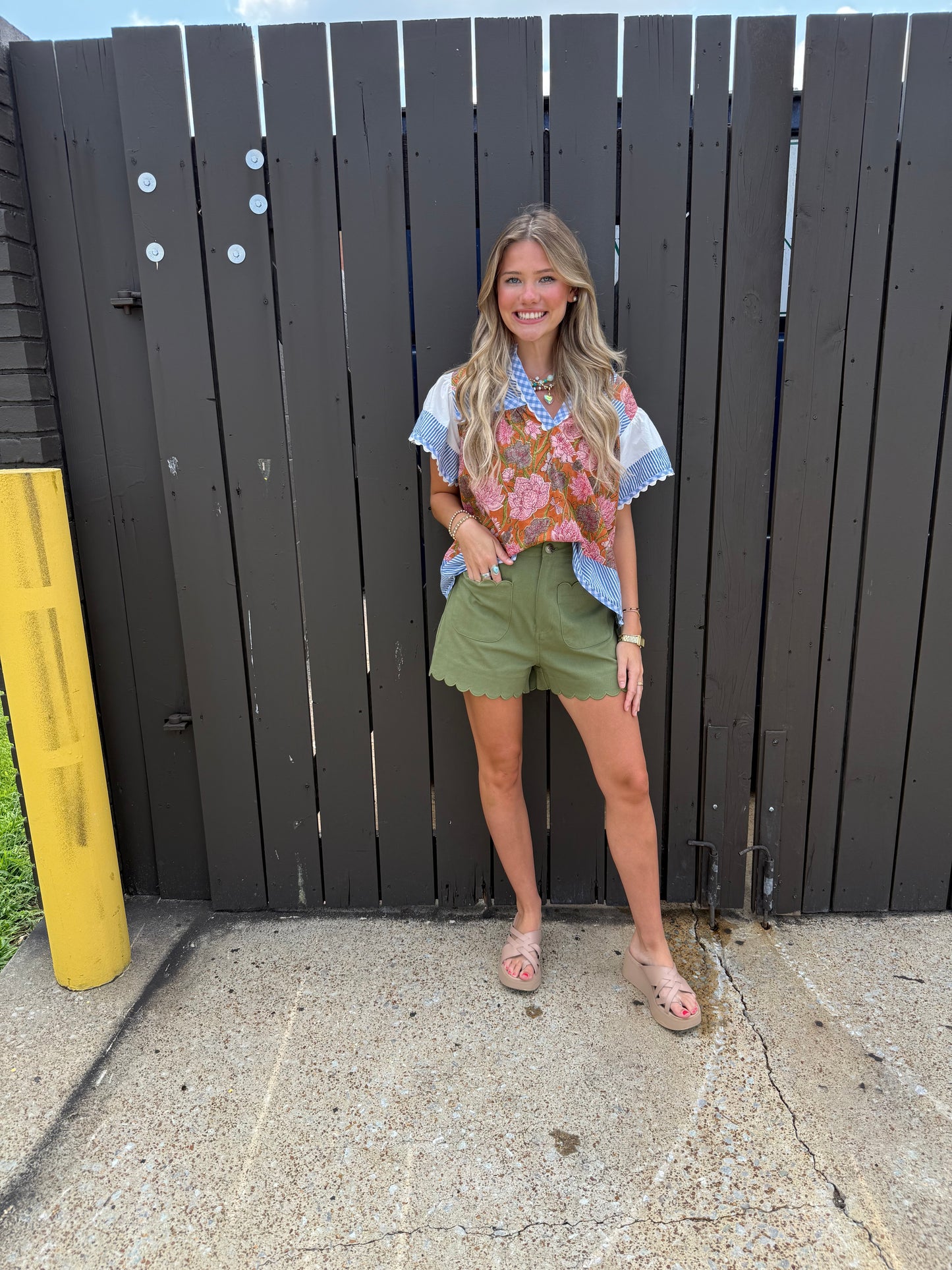 Scalloping Olive Shorts