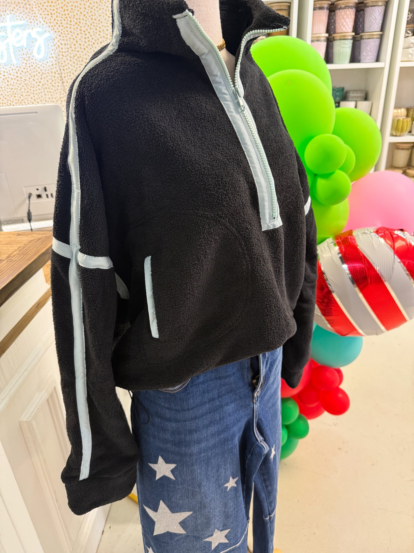 Sprint Quarter Zip Black