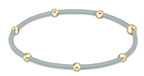 "e"ssentials Signature