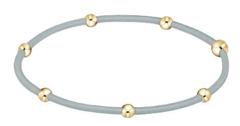"e" ssentials Signature