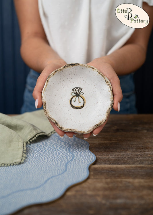 Ruffled Ring Dish