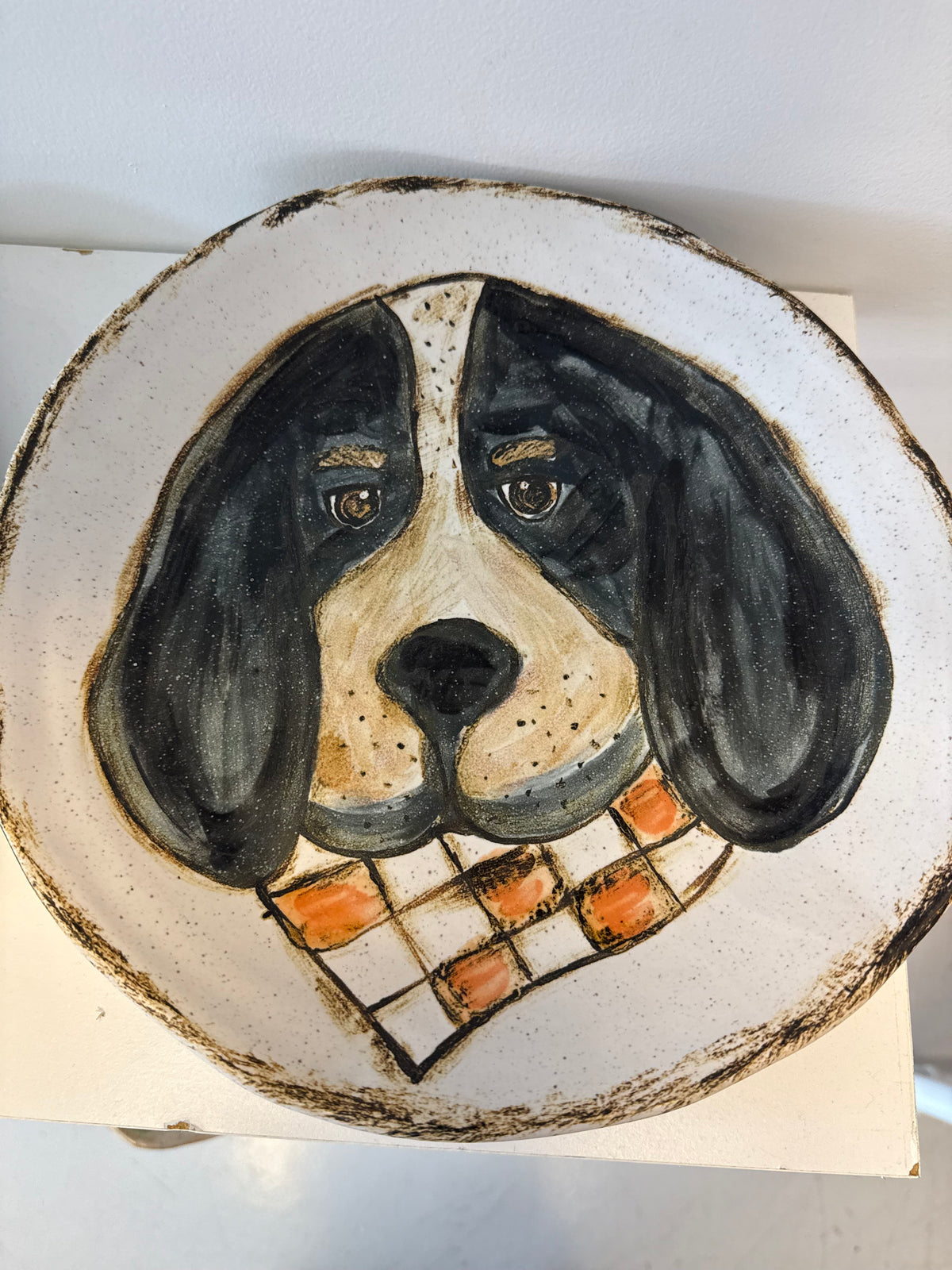 Etta B Hound Round Plate