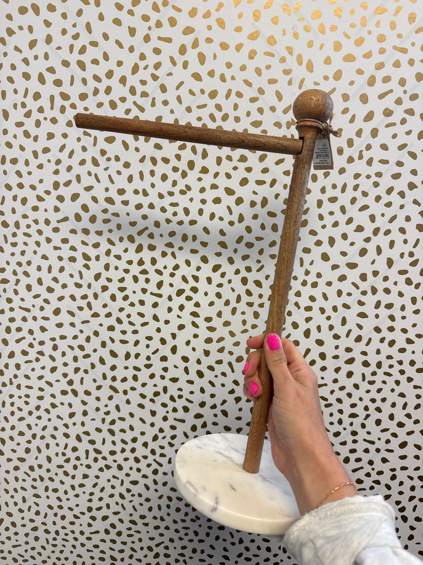 Paper towel holder
