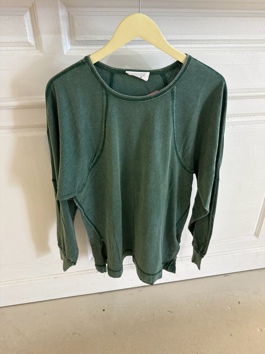 Remi Basic Green Top